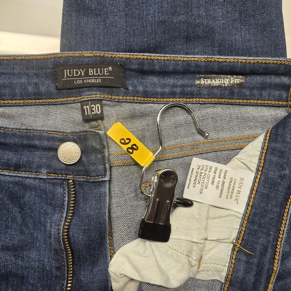 JUDY BLUE 11 l 30 Mid Rise Straight Fit Jean Women Denim Comfort Strech